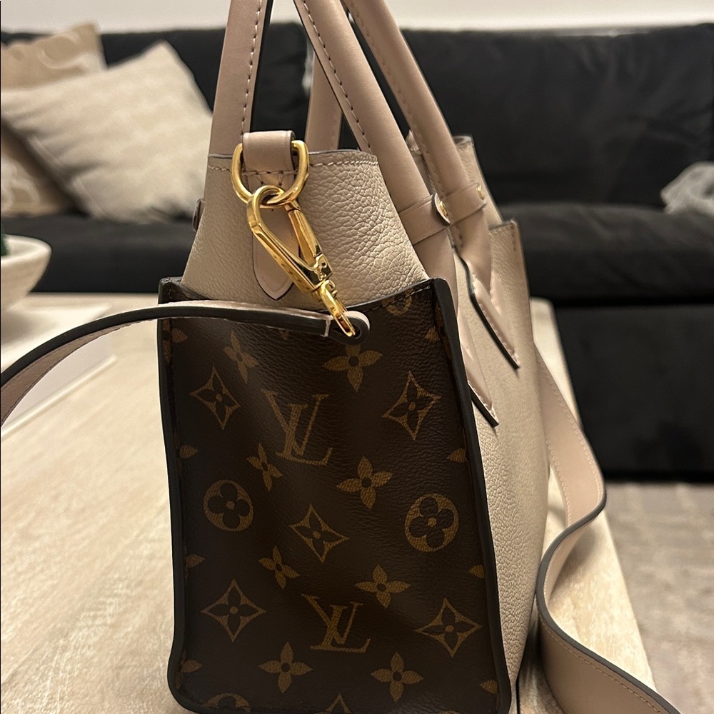 Louis Vuitton On my Side PM Greige - Picture 4 of 13